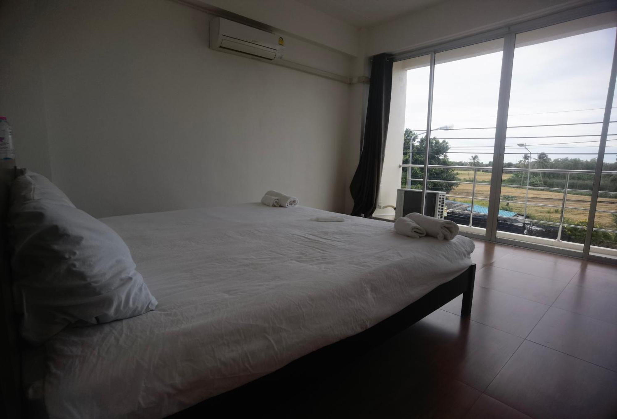 115 Townhouse Hotel Ban Khlong Krang ภายนอก รูปภาพ