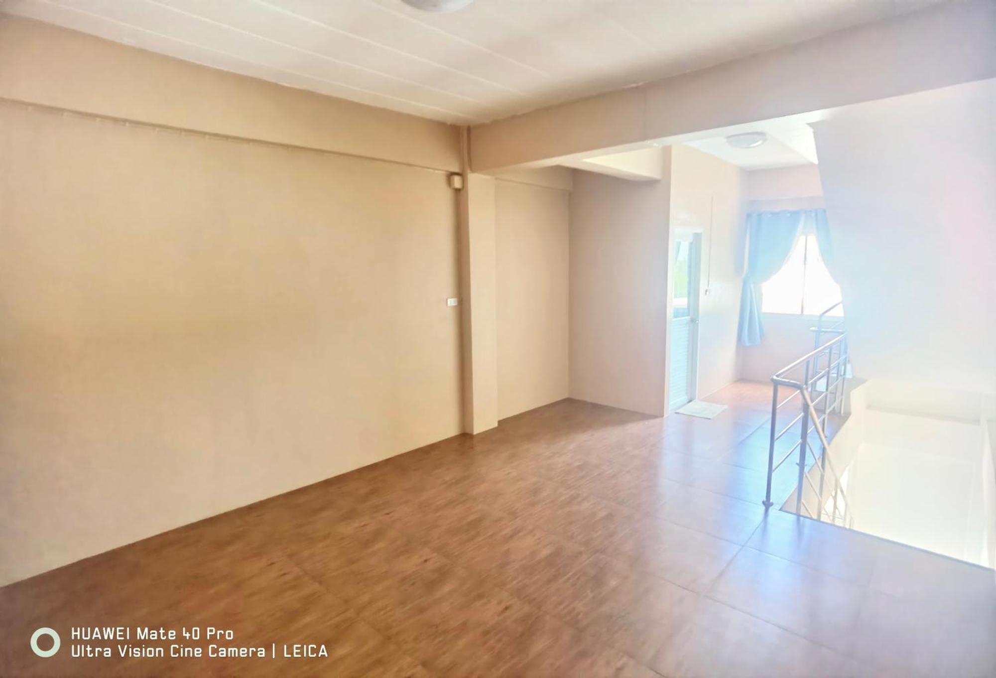 115 Townhouse Hotel Ban Khlong Krang ภายนอก รูปภาพ