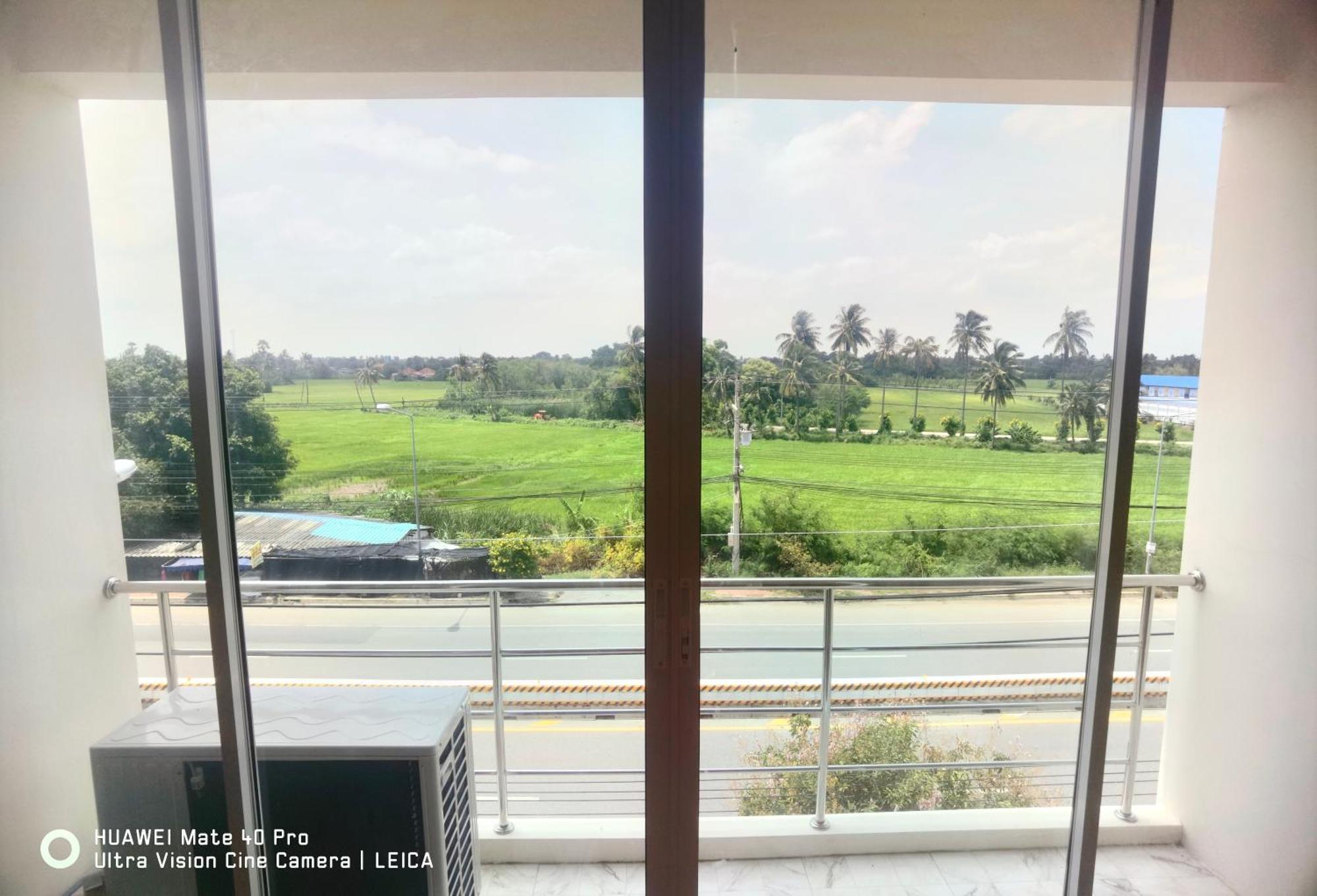 115 Townhouse Hotel Ban Khlong Krang ภายนอก รูปภาพ