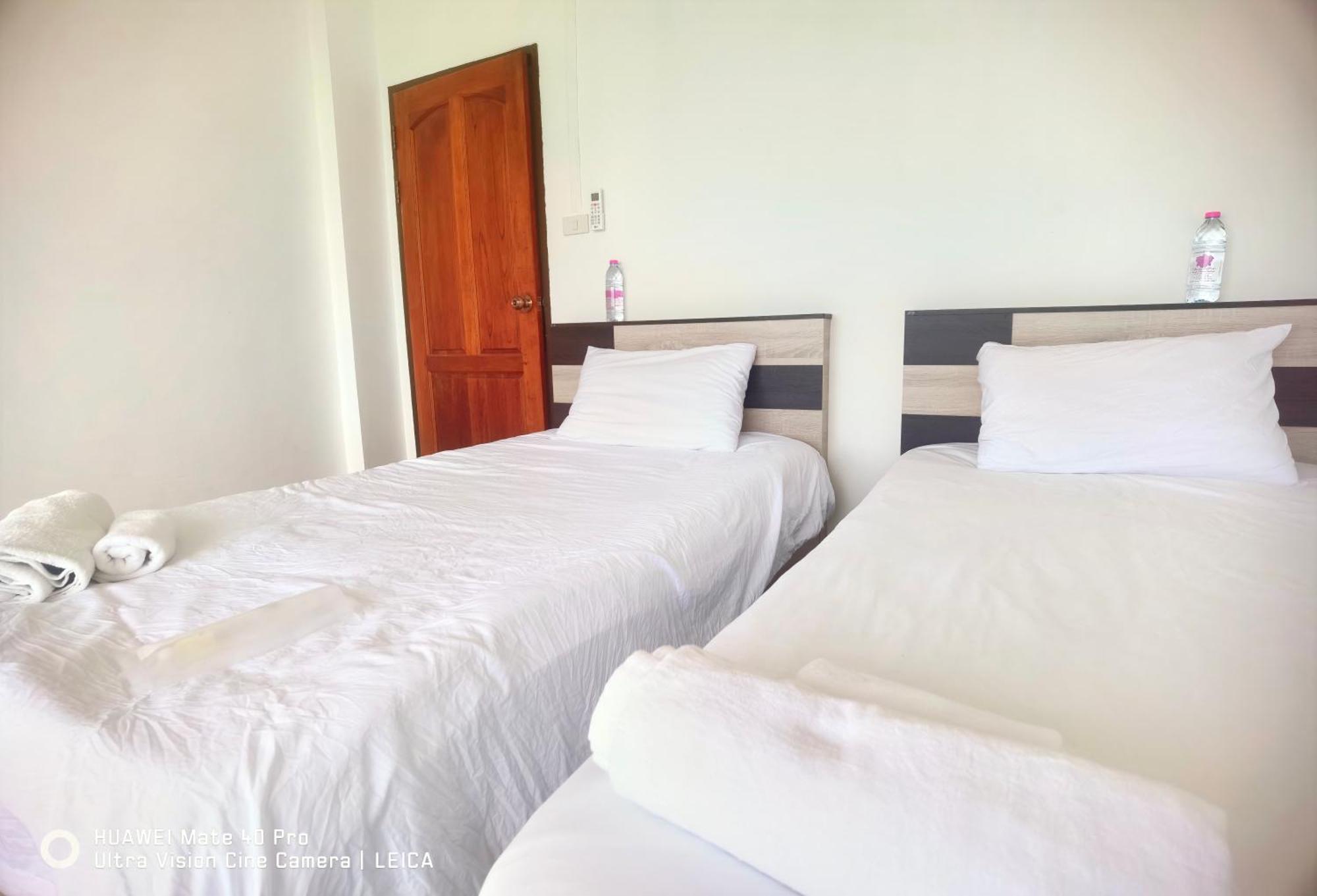 115 Townhouse Hotel Ban Khlong Krang ภายนอก รูปภาพ