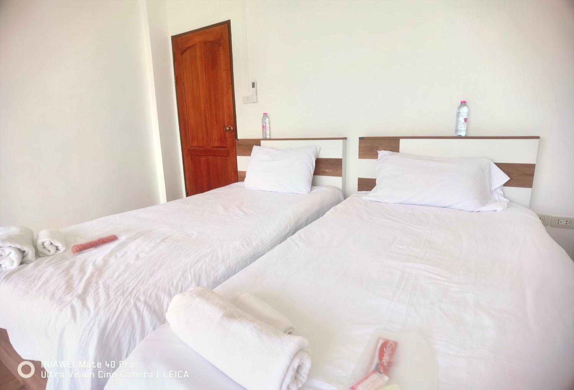 115 Townhouse Hotel Ban Khlong Krang ภายนอก รูปภาพ