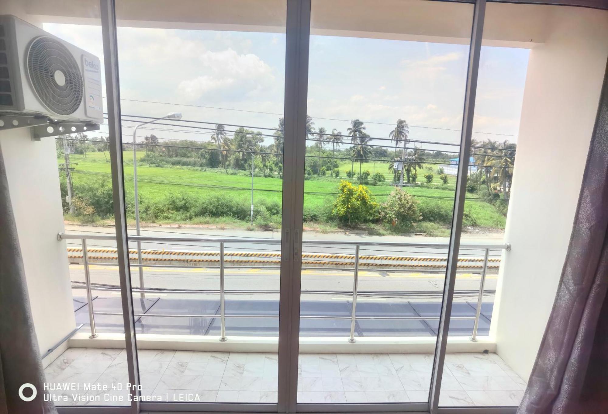115 Townhouse Hotel Ban Khlong Krang ภายนอก รูปภาพ