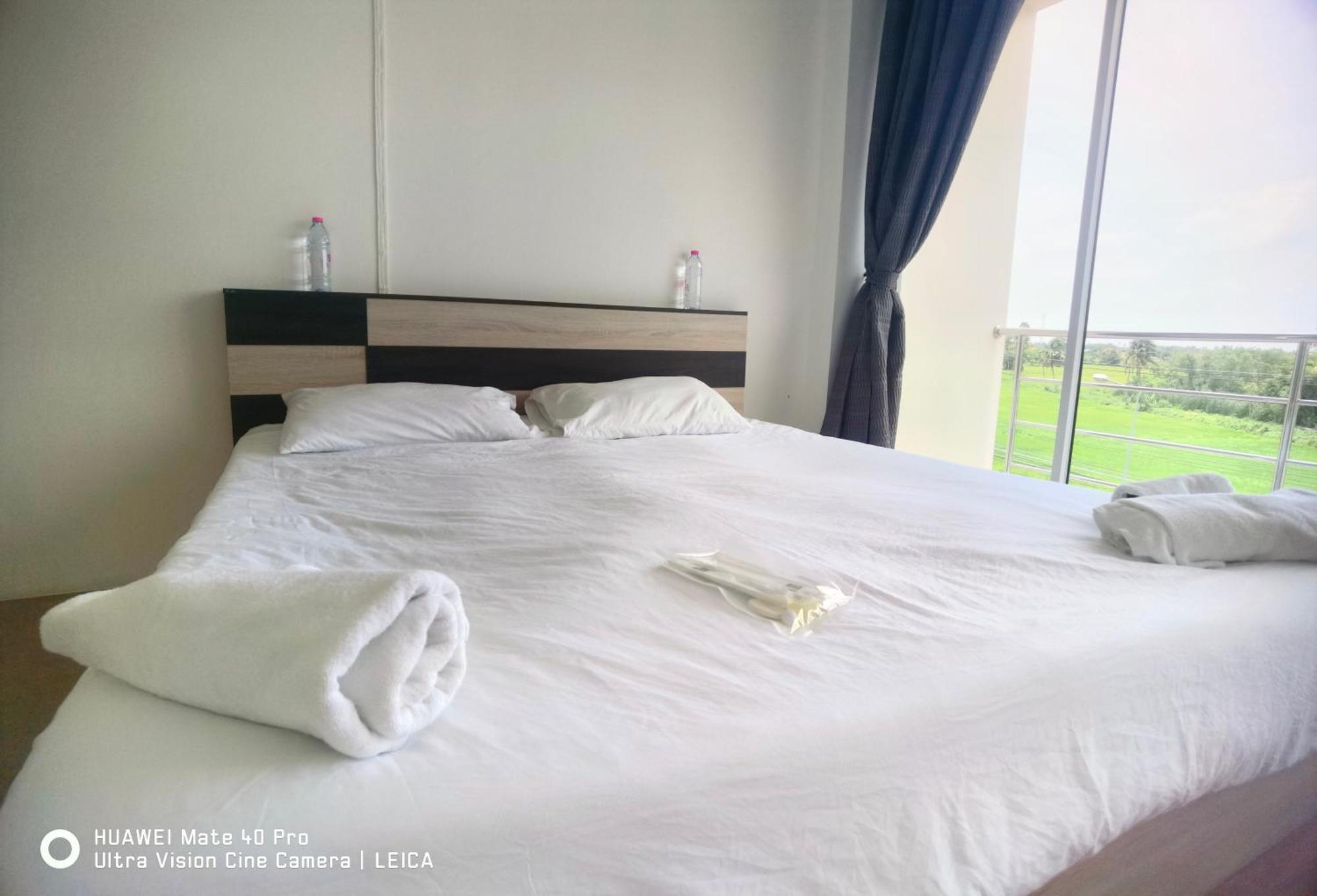 115 Townhouse Hotel Ban Khlong Krang ภายนอก รูปภาพ