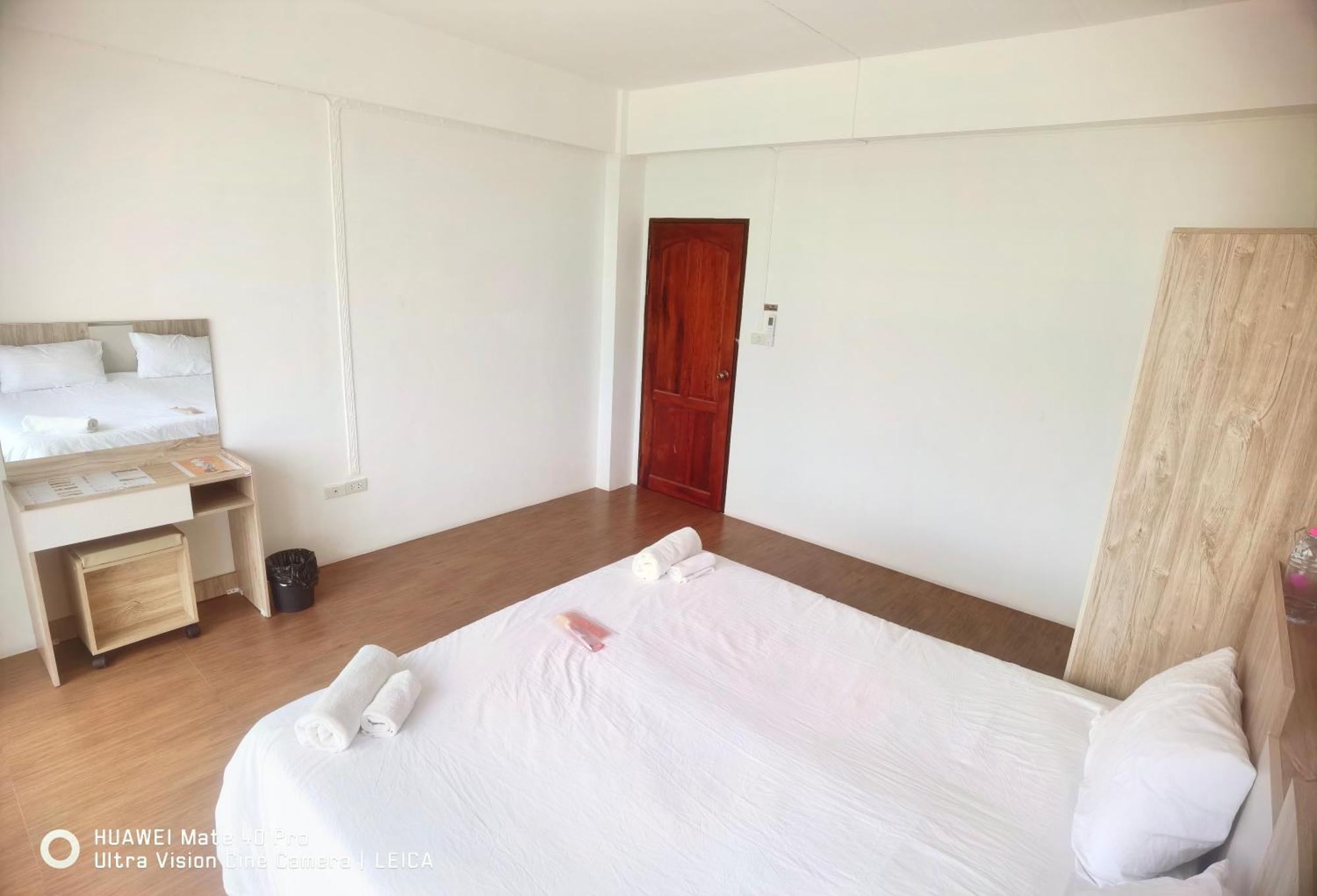 115 Townhouse Hotel Ban Khlong Krang ภายนอก รูปภาพ