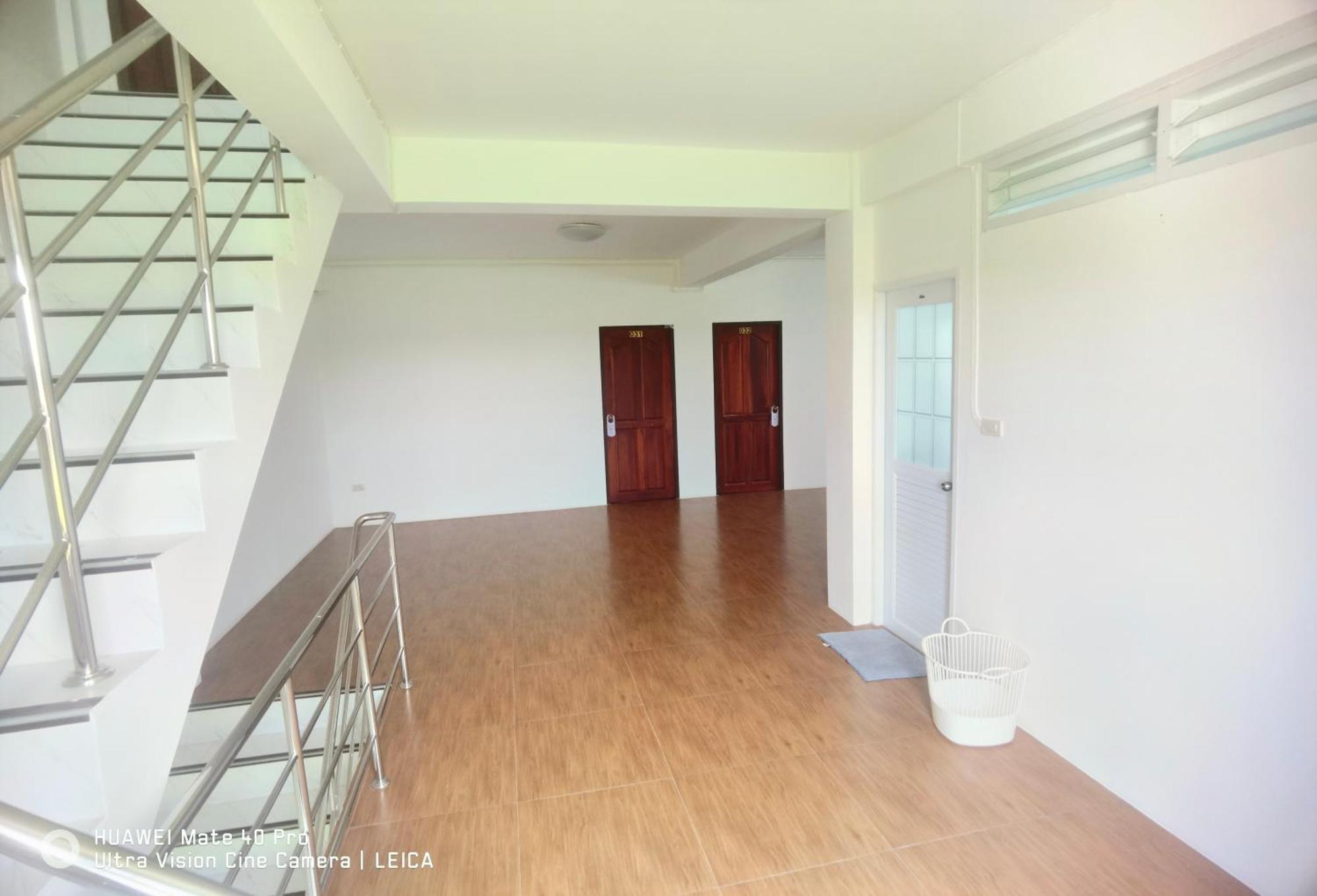 115 Townhouse Hotel Ban Khlong Krang ภายนอก รูปภาพ
