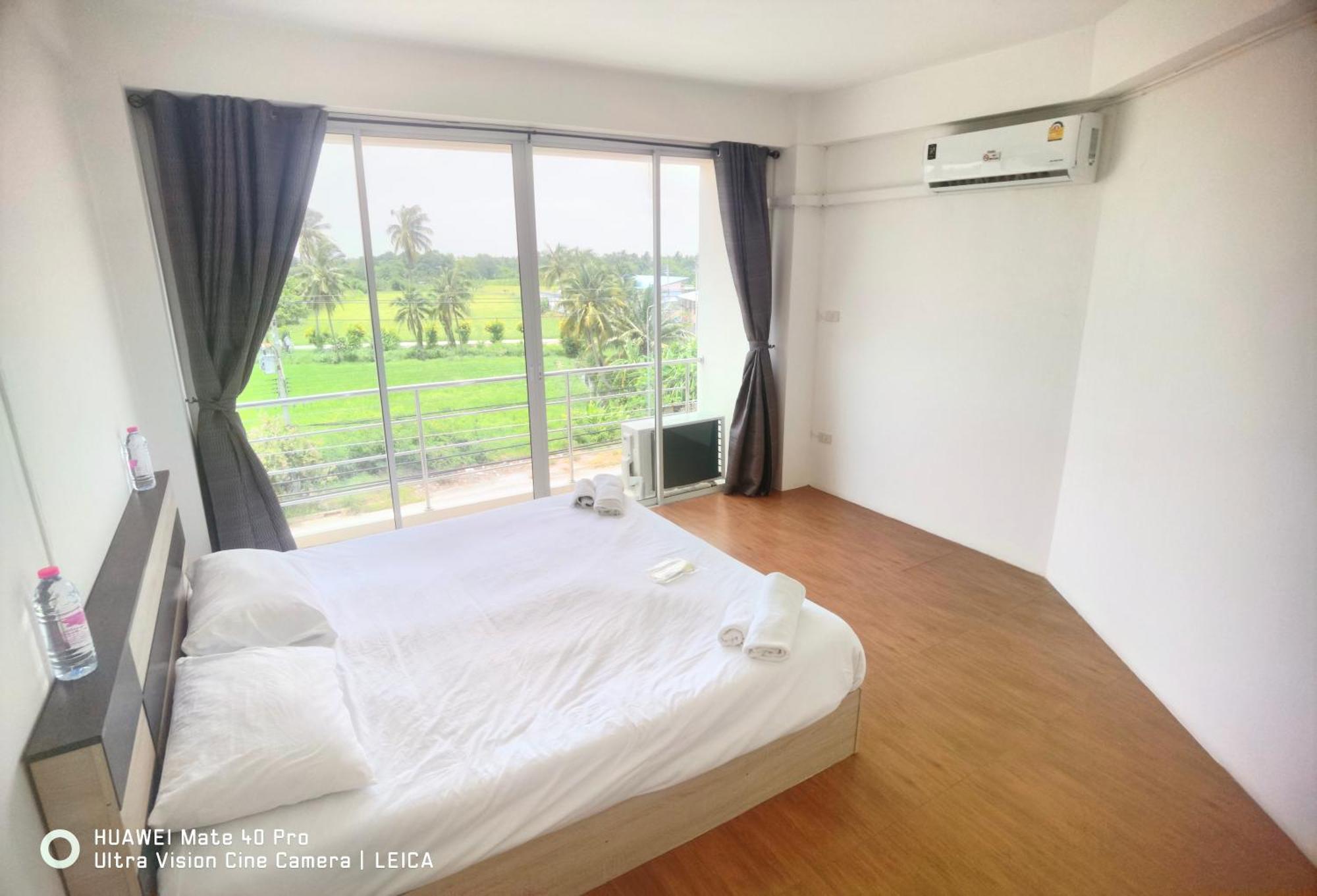 115 Townhouse Hotel Ban Khlong Krang ภายนอก รูปภาพ