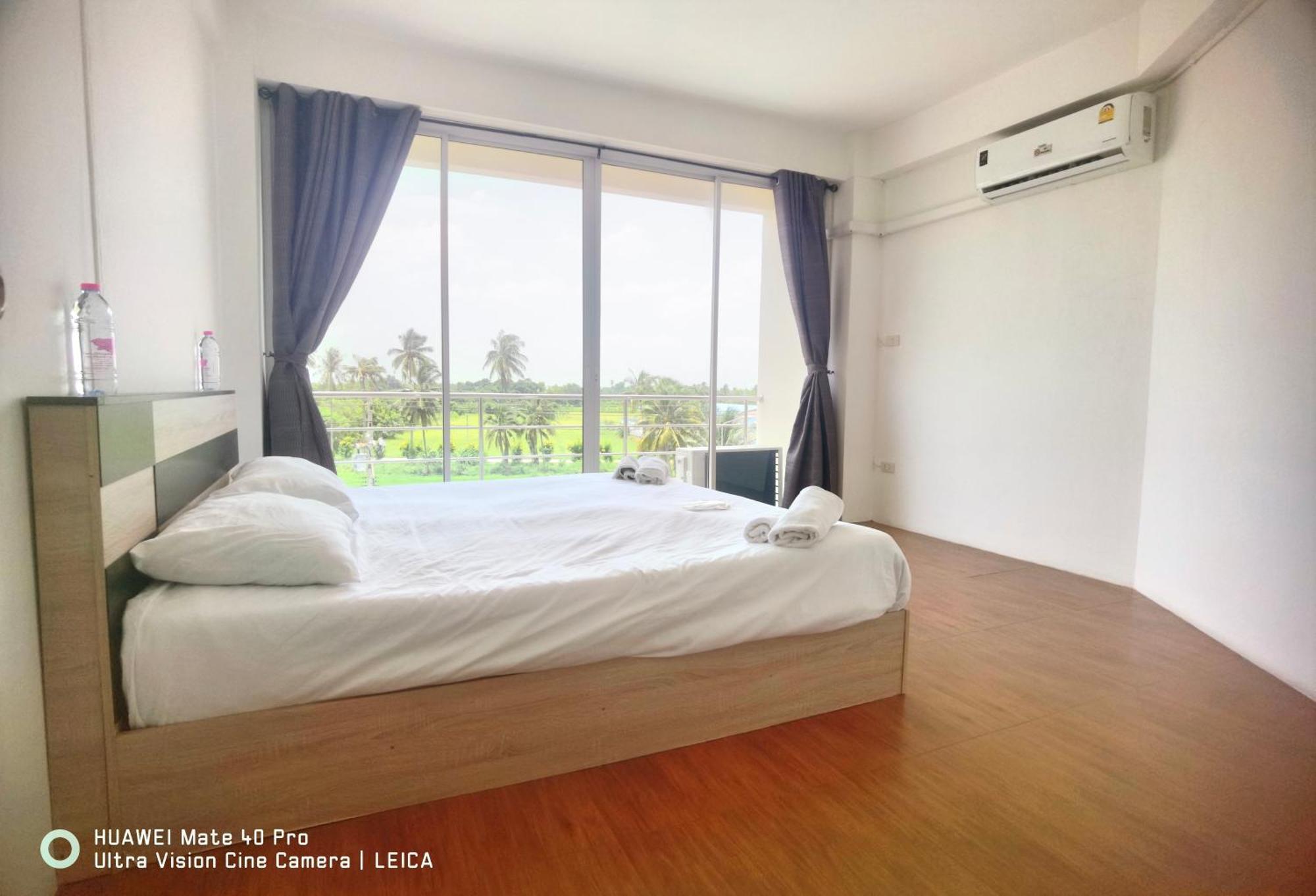 115 Townhouse Hotel Ban Khlong Krang ภายนอก รูปภาพ